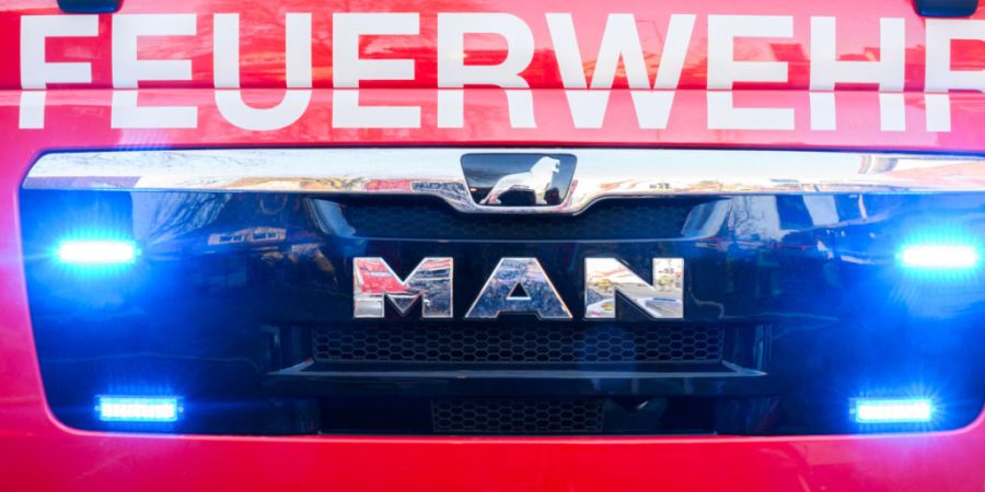 Ein Glimmbrand, der sich zu einem offenen Brand ausweitete, hielt Ende August die Feuerwehren in der Region Hochdorf auf Trab. (Symbolbidl)