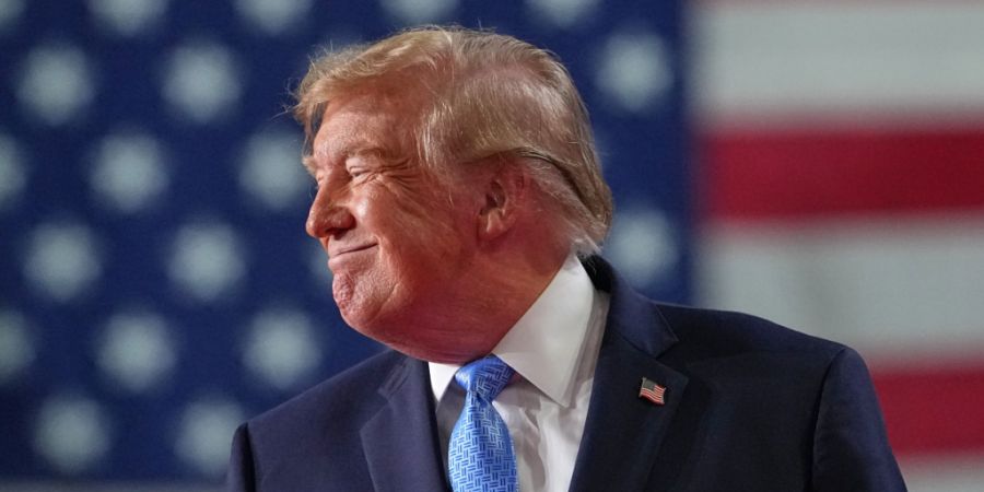 US-Präsident Donald Trump trifft zu einer Wahlkampfveranstaltung in der Crossroads Arena ein. Foto: Jacquelyn Martin/AP/dpa/Archivbild
