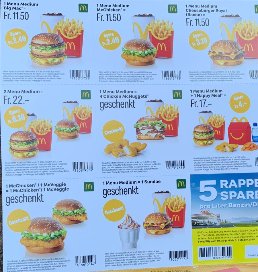 Die Bons locken mit Rabatten auf Medium-Menüs aus Hamburger, Pommes und Coca-Cola.