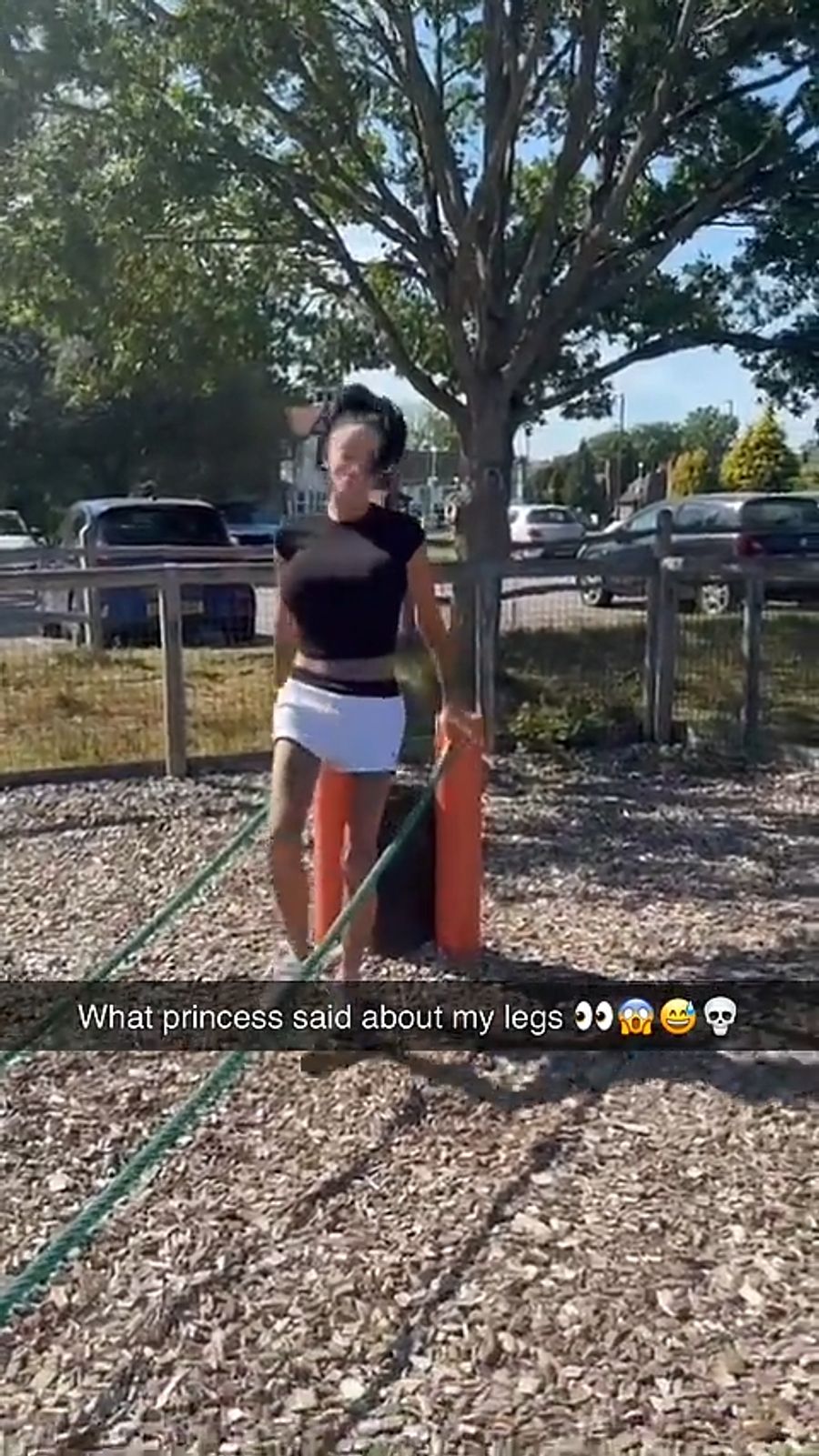 Sie befürchtet, dass sie brechen könnten.