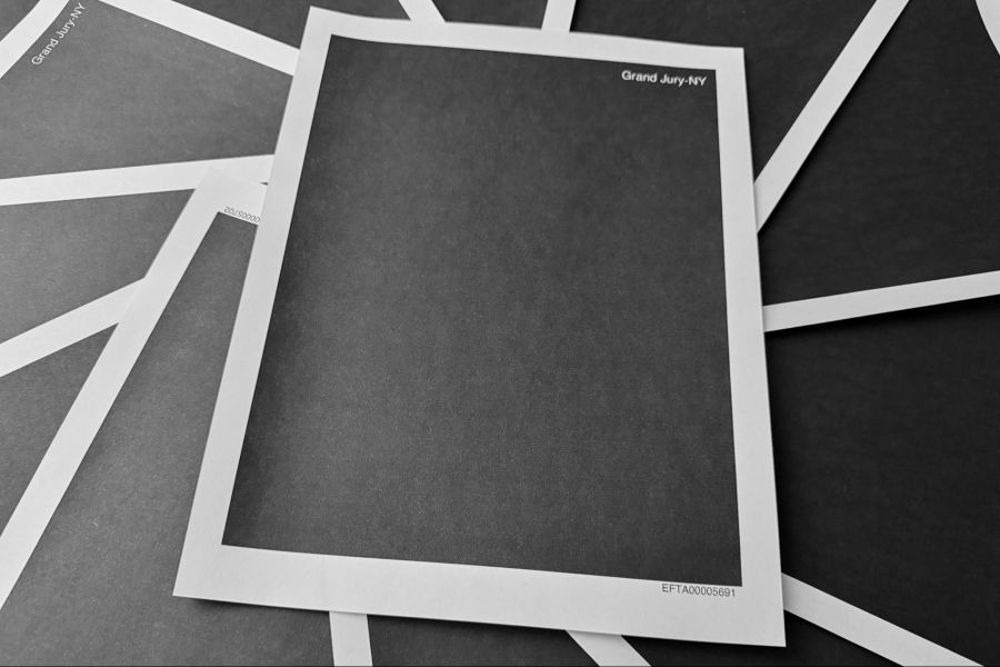 Wer die Person ist, ob sie je ausgesagt hat und was sie mit Jeffrey Epstein zu tun hat, ist unklar.