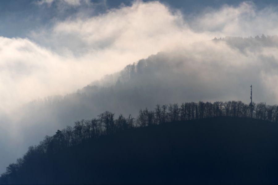 Am Samstag liegt die Obergrenze des Nebels bei um die 600 Meter, am Sonntag bei 700 bis 800 Metern.