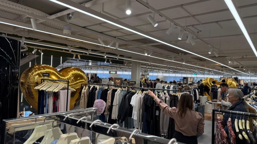 Ein Blick in die Kleiderabteilung.