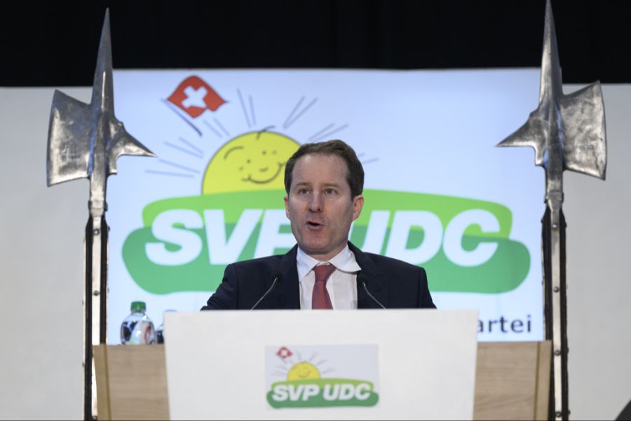 «Die SVP-Fraktion trägt diesen Vorschlag uneingeschränkt mit», bestätigt Fraktionschef Thomas Aeschi. (Archivbild)