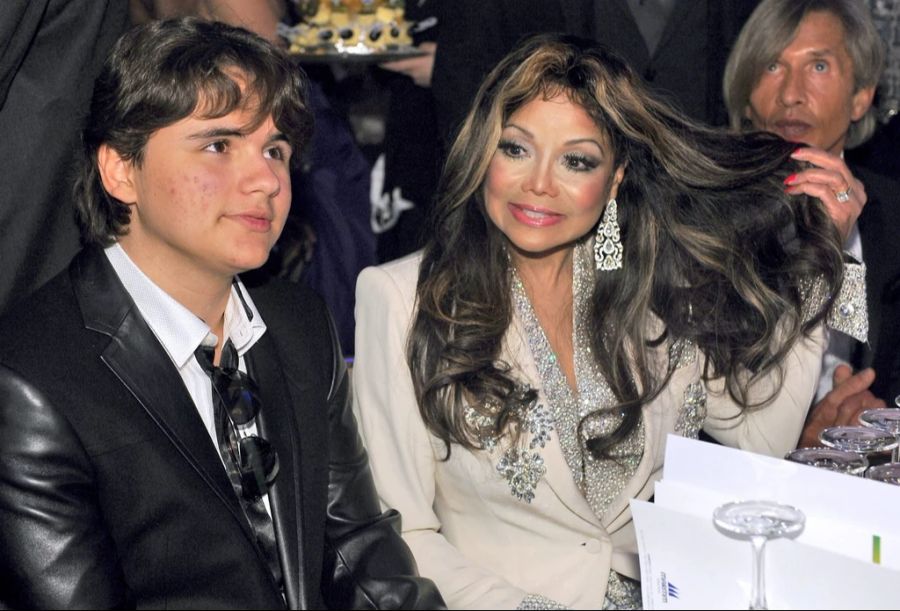 La Toya Jackson mit ihrem Neffen Prince, dem Sohn von Michael Jackson.