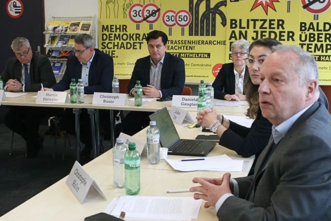 Gegner und Gegnerinnen von Tempo 30 auf Hauptstrassen