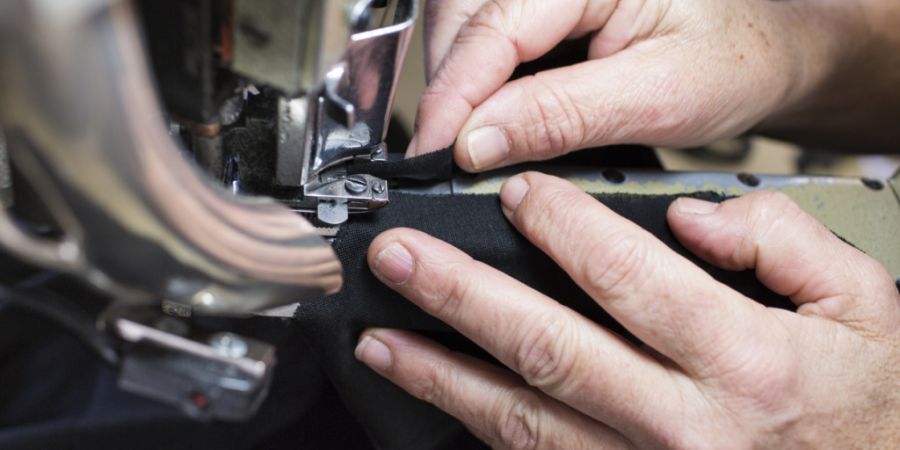 Wer kaputte Toaster, Kleider oder Smartphones reparieren lässt statt wegwirft, erhält in Zürich künftig Geld. Insgesamt liegen vier Millionen Franken dafür bereit. (Symbolbild)