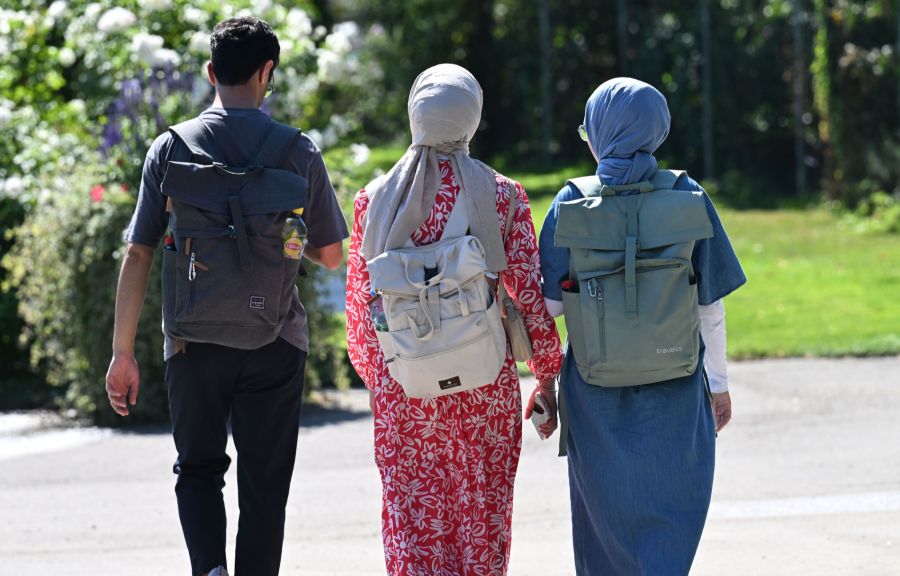 Die SP kritisiert Verbote scharf: Kleidervorschriften für Frauen würden Ressentiments schüren.