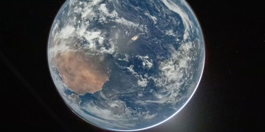 HANDOUT - Dieses von der Nasa zur Verfügung gestellte Bild zeigt ein Downlink-Bild der Erde, das US-Astronaut Reid Wiseman, Kommandant der «Artemis 2»-Mission, aus der Orion-Kapsel a...