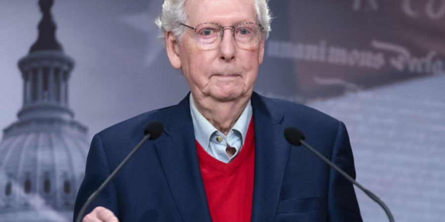 ARCHIV - Mitch McConnell, Republikaner aus Kentucky und Führer der damaligen Minderheit im Senat, spricht während einer Pressekonferenz in Washington. Foto: Jose Luis Magana/AP/dpa