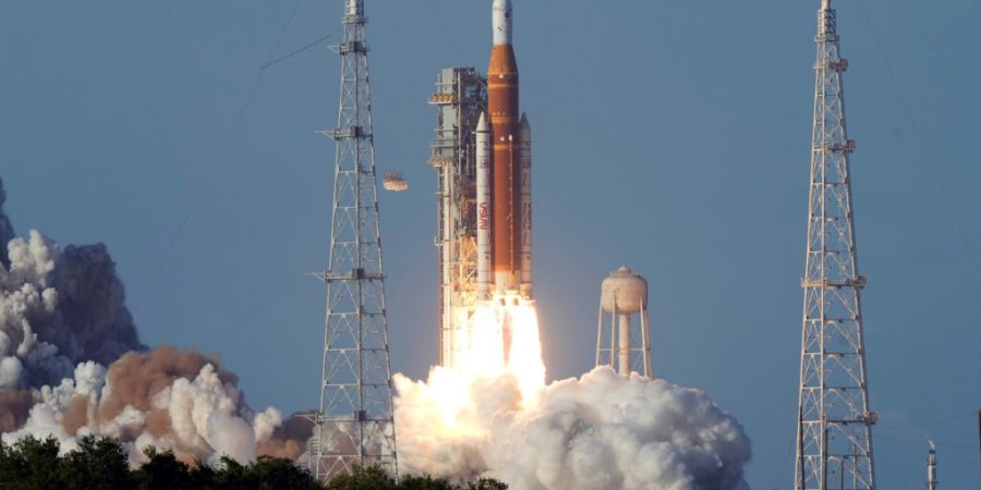 Start der Artemis-II-Mondrakete vom Kennedy Space Center in Cape Canaveral.