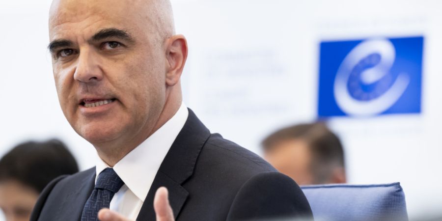 Der Generalsekretär des Europarats, Alain Berset, begrüsste den Entscheid als «einen entscheidenden Schritt zur konkreten Einrichtung des Sondergerichtshofs und zur Klärung der Veran...