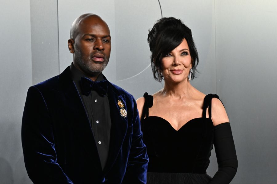 Beispielsweise bei Kardashian-Mutter Kris Jenner (70) wird gemunkelt, sie habe den Eingriff machen lassen. Hier abgebildet ist sie im März 2026.