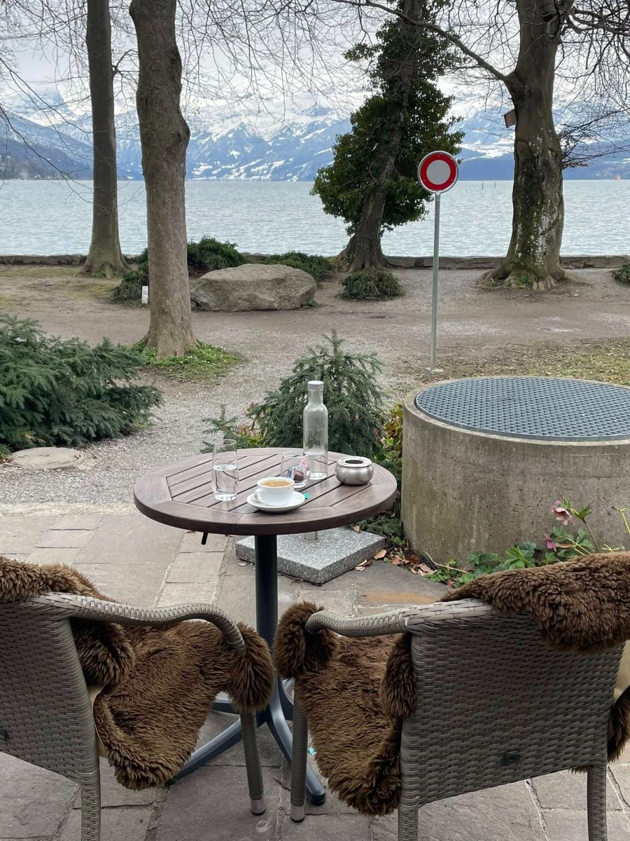Auch beim Kaffeetrinken kann man die Aussicht nicht mehr gleichermassen geniessen.