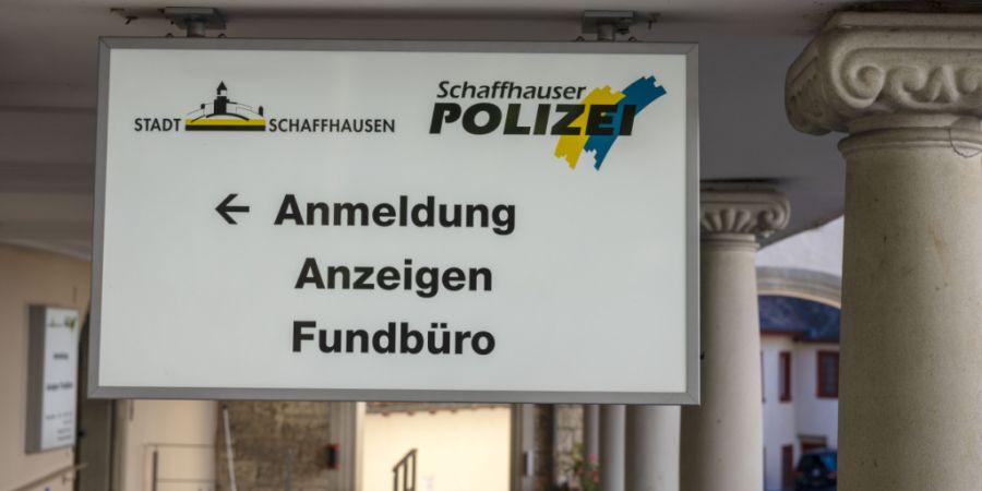 Die Polizei bat die Bevölkerung, Fenster und Türen geschlossen zu halten. (Symbolbild)