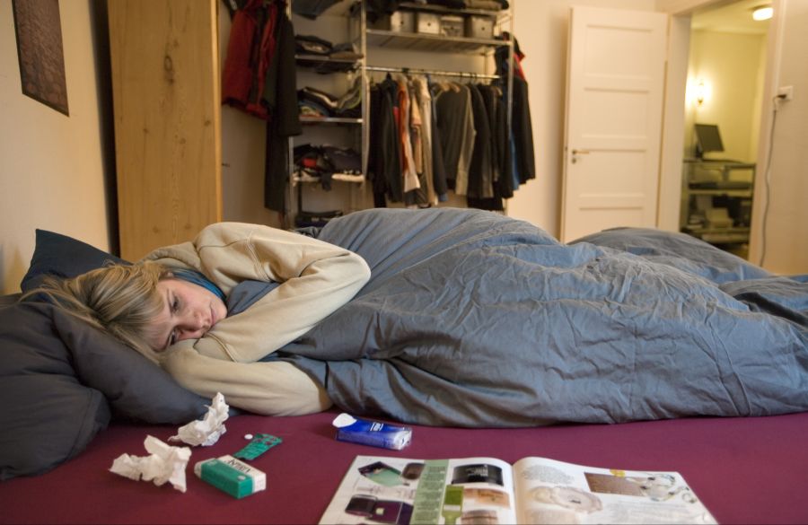 Laut Bundesamt für Statistik fielen im Jahr 2024 Arbeitnehmende in der Schweiz im Schnitt 8,5 Tage aus. (Symbolbild)