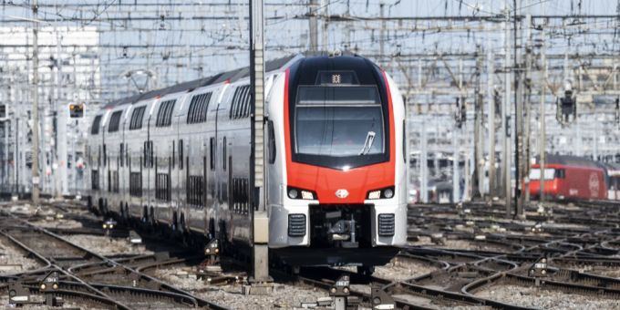 Der Bahnverkehr zwischen Bern und Zürich ist am Donnerstagmorgen eingeschränkt. SBB Dosto