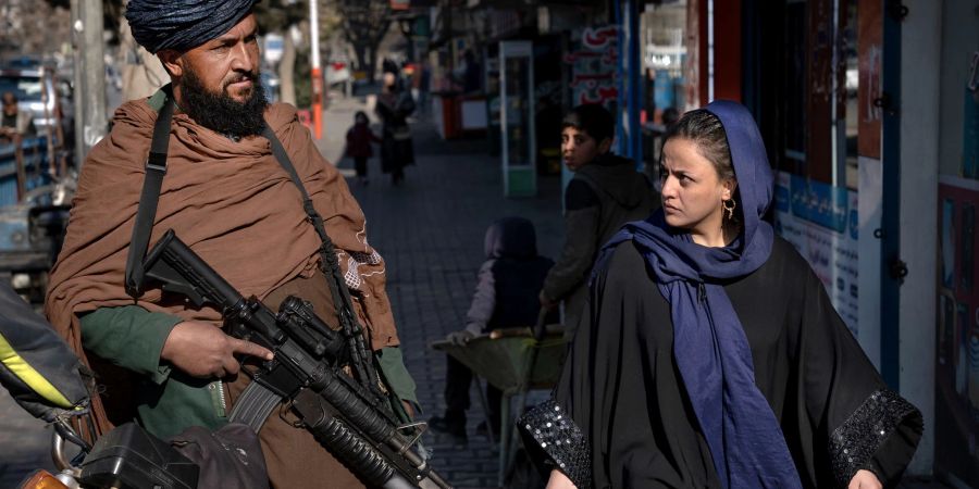 Die Taliban schränken die Rechte von Frauen in Afghanistan immer weiter ein. (Archivbild)