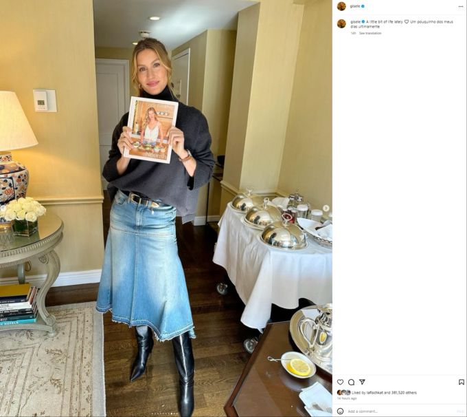 Gisele Bündchen hatte auch ihr Buch mit in der Schweiz. Gisele Bündchen