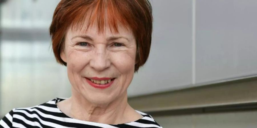 Die Autorin Brigitte Glaser ermöglicht ihren Lesern einen «Rheinblick». Foto: Jens Kalaene