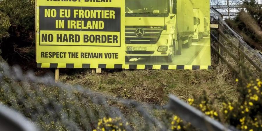 Protest gegen den Austritt Grossbritanniens aus der EU an der Grenze zwischen Irland und Nordirland. Foto: Mariusz Smiejek