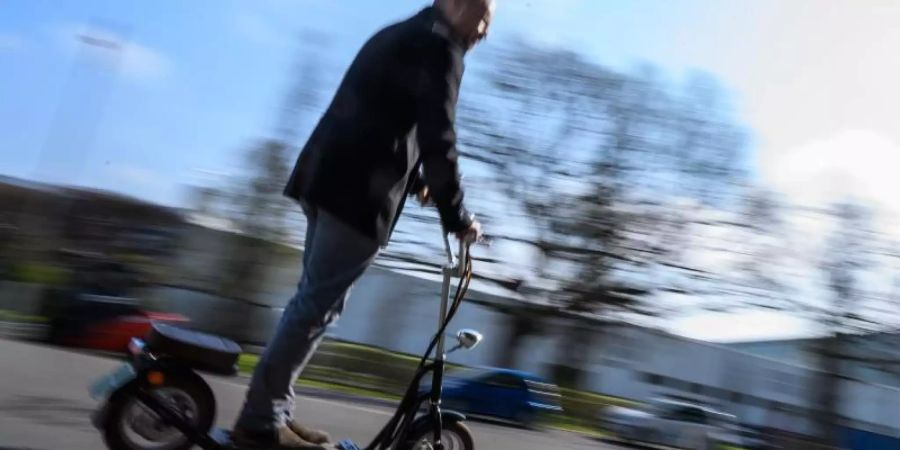 Revolution im Stadtverkehr? Laut einer Umfrage können sich 56 Prozent der Teilnehmer nicht vorstellen, mit einem E-Tretroller zu fahren. Foto: Christophe Gateau