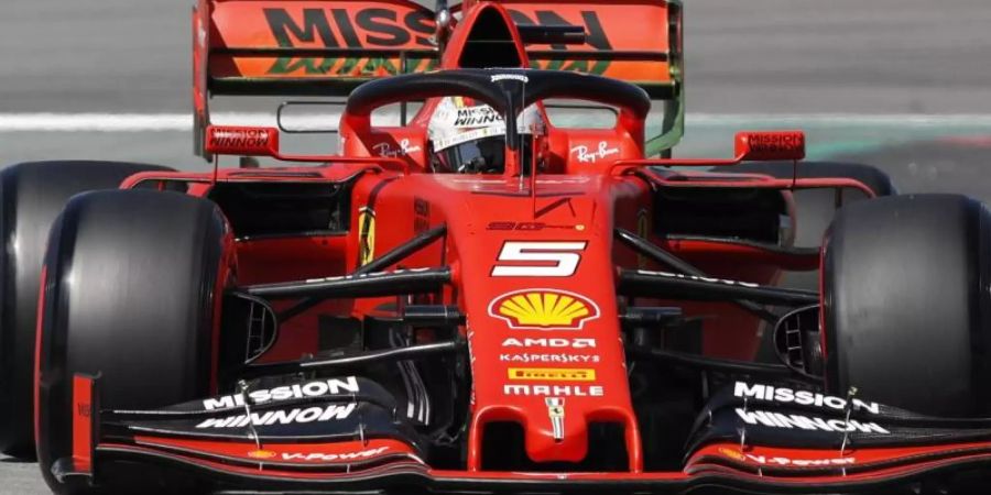 Musste beim Training in Barcelona erneut den beiden Mercedes-Piloten den Vortritt lassen: Sebastian Vettel. Foto: Joan Monfort/AP