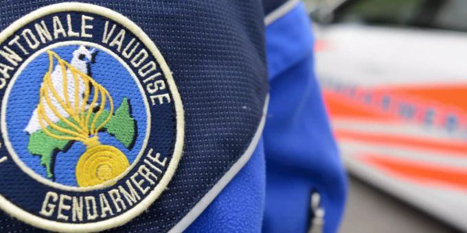 Die Waadtländer Polizei nahm nach einer Verfolgungsjagd in Vevey zwei Männer fest. Diese sind der Justiz wegen Diebstahls und diverser Drogendelikte bekannt. (Symbolbild) Die Waadtländer Polizei nahm nach einer Verfolgungsjagd in Vevey zwei Männer fest. Diese sind der Justiz wegen Diebstahls und diverser Drogendelikte bekannt. (Symbolbild)