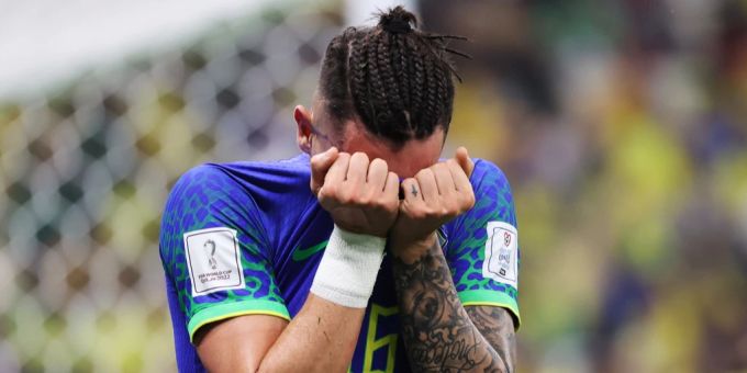 Für Alex Telles ist die WM 2022 gelaufen. Er hat sich gegen Kamerun eine Knieverletzung zugezogen. Alex Telles