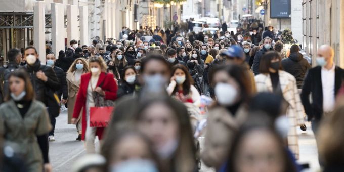 Der Weltgesundheitsorganisation (WHO) zufolge sind rund 90 Prozent der Weltbevölkerung resistent gegen das Coronavirus. coronavirus who resistenz