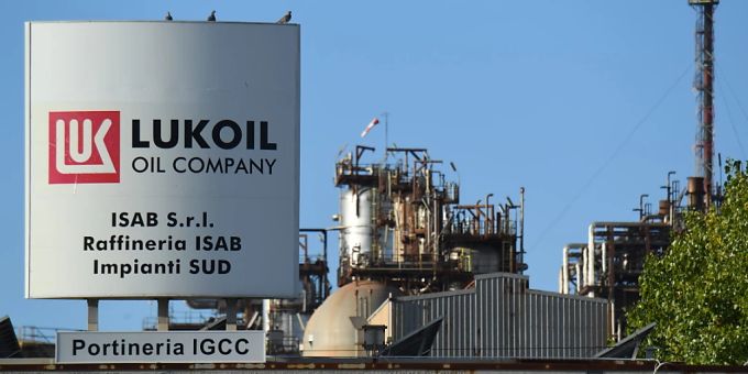 Wegen Sanktionen - Rom stellt Raffinerie von Lukoil unter Kontrolle