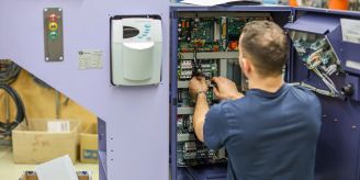 Umfrage - Quereinsteiger und alte Menschen haben es bei Jobsuche schwer