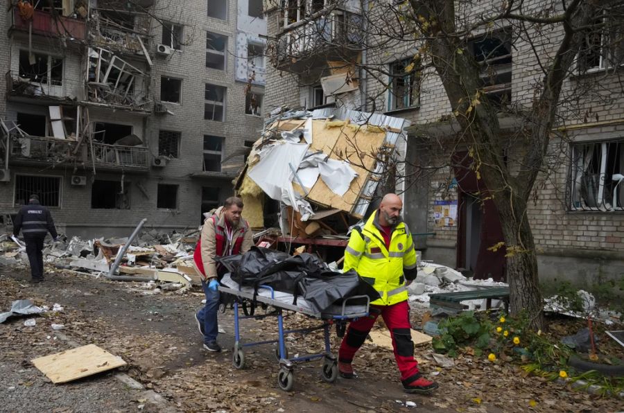 Ukrainische Sanitäter riskieren bei ihren Einsätzen ihr Leben. (Archiv)