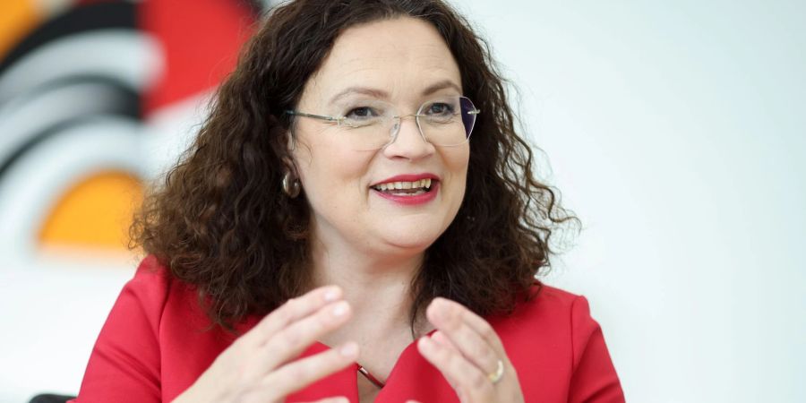 Arbeitsagentur-Chefin Andrea Nahles spricht sich angesichts des Fachkräftemangels für eine neue Willkommenskultur in Deutschland aus.