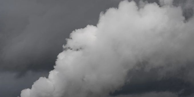 Kernkraft wird in der Energiewende mittelfristig keine Alternative sein. «Praktisch überall verzögert sich der Bau neuer Kernkraftwerke, es gibt riesige Kostenüberschreitungen - und viele davon laufen nicht richtig», sagte Expertin Almut Kirchner. (Archivbild) Kernkraft wird in der Energiewende mittelfristig keine Alternative sein. «Praktisch überall verzögert sich der Bau neuer Kernkraftwerke, es gibt riesige Kostenüberschreitungen - und viele davon laufen nicht richtig», sagte Expertin Almut Kirchner. (Archivbild)