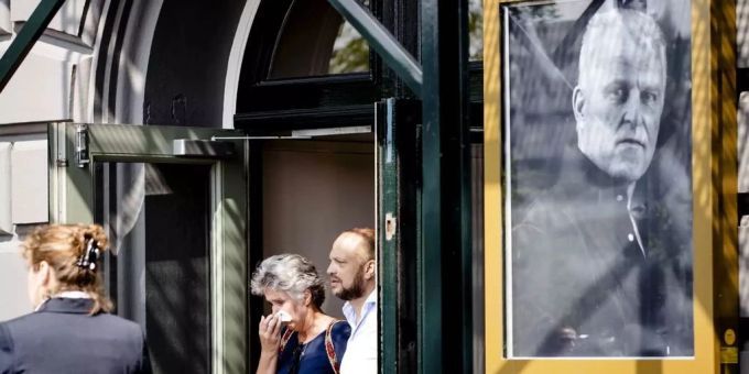 Peter R. de Vries wurde 2021 auf offener Strasse in Amsterdam erschossen. de vries