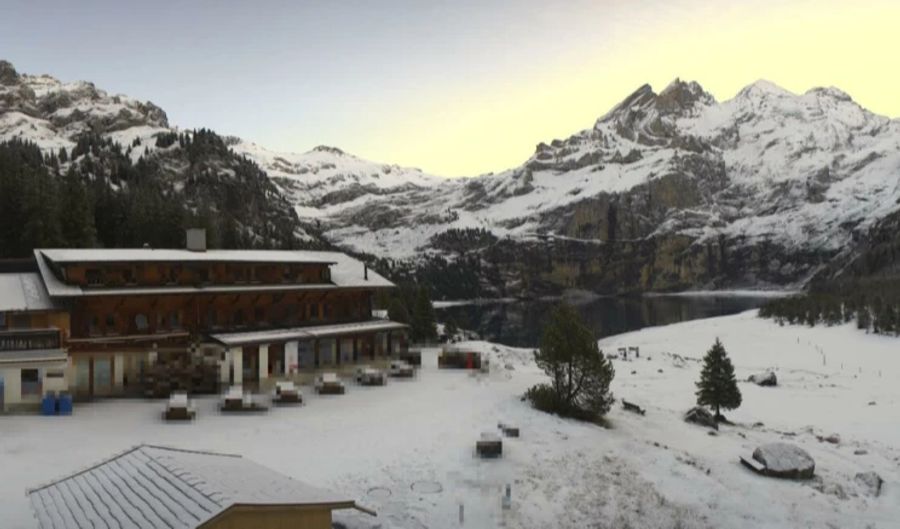 Der Oeschinensee auf 1600 Metern über Meer ist weit davon entfernt, zu gefrieren.