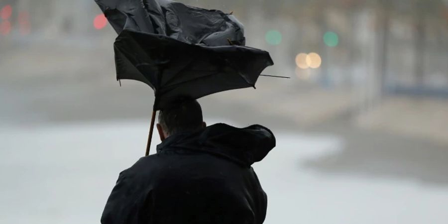 Nach Sturmtief «Nadia» beginnt am Montag in Nord- und Ostdeutschland das Aufräumen.