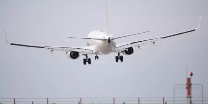 2020 hat es mit 1,46 Millionen Flugbewegungen den niedrigsten Wert seit der deutschen Wiedervereinigung gegeben. Foto: Julian Stratenschulte/dpa 2020 hat es mit 1,46 Millionen Flugbewegungen den niedrigsten Wert seit der deutschen Wiedervereinigung gegeben. Foto: Julian Stratenschulte/dpa