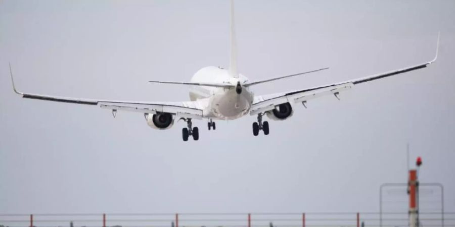 2020 hat es mit 1,46 Millionen Flugbewegungen den niedrigsten Wert seit der deutschen Wiedervereinigung gegeben. Foto: Julian Stratenschulte/dpa