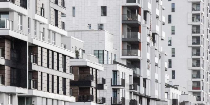 Die Bundesbank warnt schon seit Jahren vor Überbewertungen am Immobilienmarkt. Die starken Preissteigerungen in Deutschland und anderen europäischen Länder alarmierten zuletzt auch den EU-Risikorat ESRB. Foto: Marcel Kusch/dpa Die Bundesbank warnt schon seit Jahren vor Überbewertungen am Immobilienmarkt. Die starken Preissteigerungen in Deutschland und anderen europäischen Länder alarmierten zuletzt auch den EU-Risikorat ESRB. Foto: Marcel Kusch/dpa