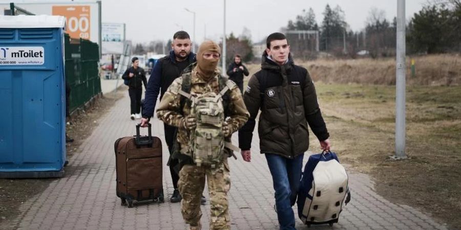 Der ukrainische Präsident Wolodymyr Selenskyj hatte eine Zahl von 16.000 ausländischen Kämpfern als Ziel ausgegeben - diese Marke soll bereits überschritten sein. Foto: Markus Schreiber/AP/dpa