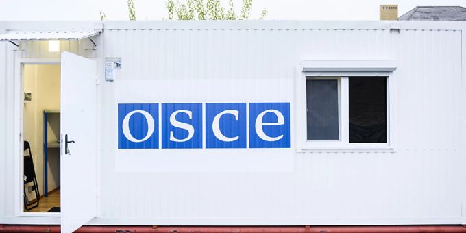 Die OSZE hat einen Bericht über Kriegsverbrechen russischer und ukrainischer Truppen vorgelegt. Die Schweiz war an der Zusammenstellung mit Experten beteiligt. (Archivbild) Die OSZE hat einen Bericht über Kriegsverbrechen russischer und ukrainischer Truppen vorgelegt. Die Schweiz war an der Zusammenstellung mit Experten beteiligt. (Archivbild)