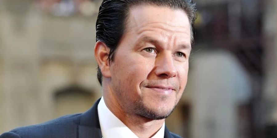 Der US-Schauspieler Mark Wahlberg denkt an seine Eurodance-Zeit zurück. Foto: Rob Grabowski/Invision/AP/dpa