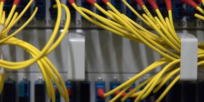 Kabel in einem Rechenzentrum Kabel in einem Rechenzentrum