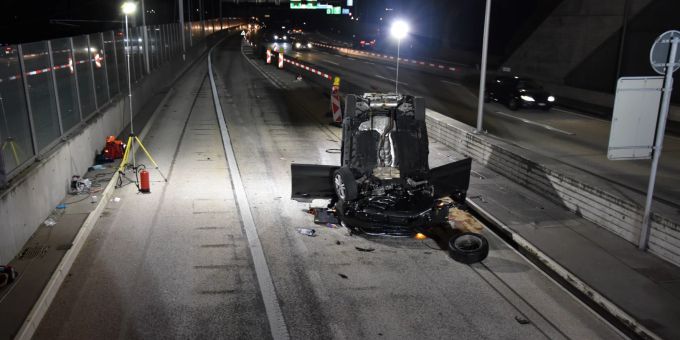 Hergiswil NW: Personenwagen kollidiert auf der A2 mit Aufprallschutz. Hergiswil NW