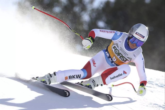 Auch Corinne Suter überzeugt bei der Abfahrt in Trentino und wird Dritte. Corinne Suter