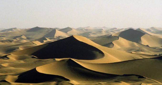 Die Sahara liefert der Natur wichtige Mineralstoffe. sahara