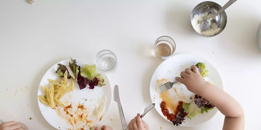 Im zweiten Anlauf soll es klappen: Die Steuerabzüge für die externe Kinderbetreuung sollen deutlich erhöht werden. (Symbolbild)