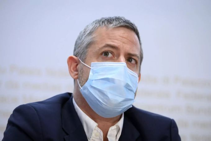 Professor für Epidemiologie und Public Health und Institutsdirektor an der Universität Zürich an einer Medienkonferenz. Coronavirus long covid